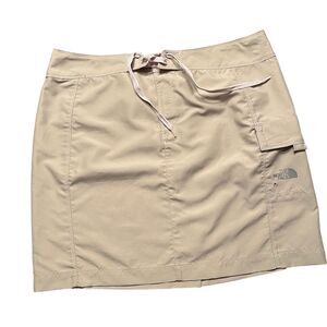 The North Face Black Cargo Pocket Skirt - Size 8